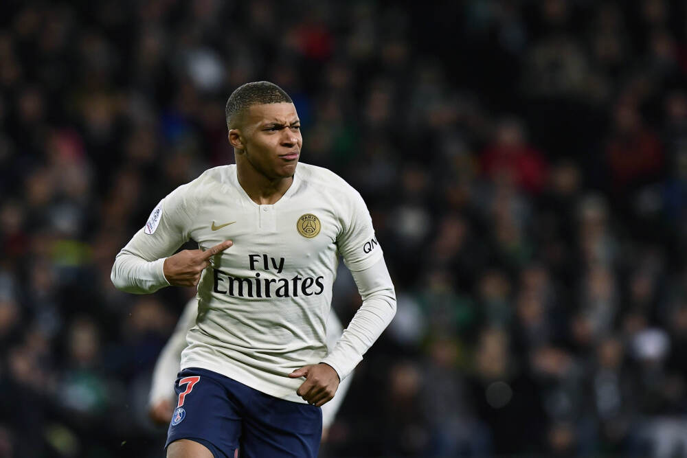 湖人险胜1分，里弗斯压哨绝杀封神，这比赛看懂了三个真相